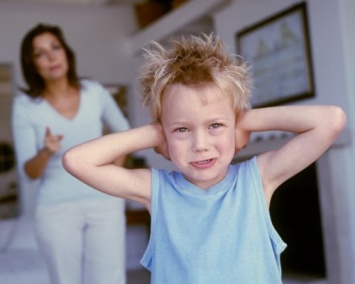 Навязчивость родителей ослабляет здоровье детей - ученые