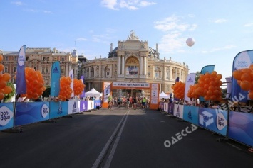 Полумарафон в Одессе: невыносимая жара и романтический сюрприз (фоторепортаж)