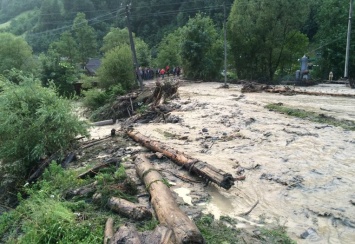 Села на Закарпатье затопил селевый поток. Опубликованы фото
