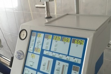 В Бахмутскую больницу привезли аппарат ИВЛ