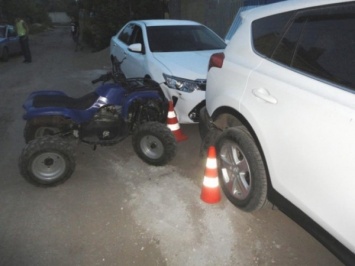 В Самаре школьницы на квадроцикле протаранили две Toyota
