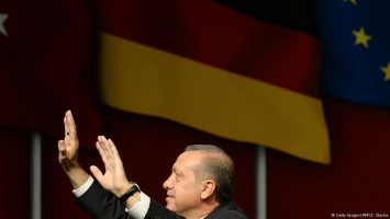 На Эрдогана в ФРГ подали в суд по подозрению в военных преступлениях