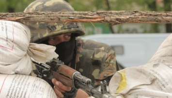 Украинские бойцы захватили в плен восьмерых боевиков