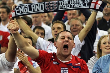 СМИ: Английские фанаты вновь устроили потасовку после вылета сборной с Евро-2016