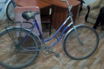 Полицейские сначала нашли похищенный велосипед, а затем злоумышленника (ФОТО)