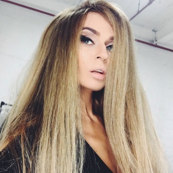Алена Водонаева стала блондинкой