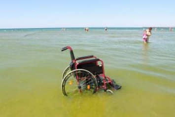 Россия: В Анапе открылся пляж для инвалидов