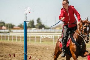 Россия: В Геленджике открывается конный театр