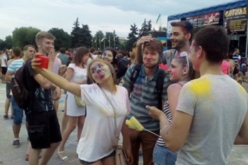 В Краматорске прошел фестиваль красок