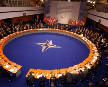 НАТО боится дестабилизации отношений с Путиным