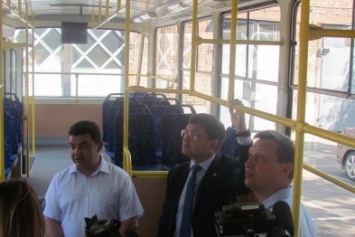 Мэр Мариуполя покатался на новом трамвае (ФОТО)