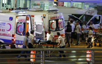 Кровавый теракт в Турции: трое смертников взорвали себя