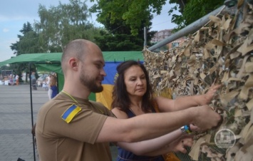 Маскировочная сетка для армии - руками днепрян и волонтеров (Фото)