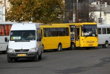 Бахарев: Вместо транспорта «СимСитиТранс» утром на улицы Симферополя вышло около 100 автобусов