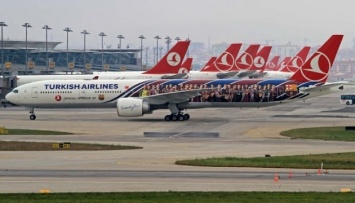 Turkish Airlines отменила более 340 рейсов за теракт