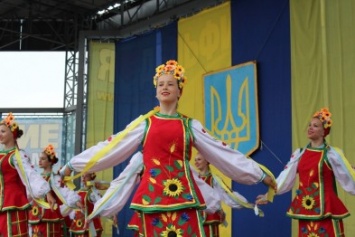 Бердянск отпраздновал День Конституции (ФОТО)