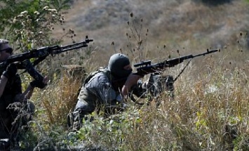 С начала суток боевики 24 раза обстреляли позиции украинских военных, - штаб АТО