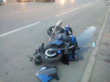 Мотоциклист пострадал при столкновении с такси в центре Петербурга
