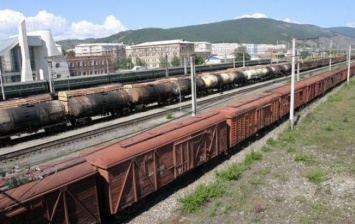 "Укрзализныця" возобновила движение грузов в зоне АТО с 25 июня