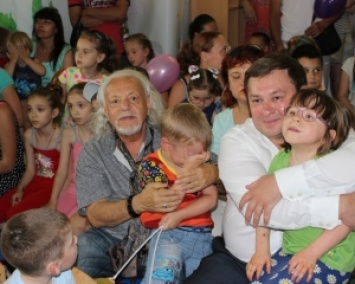 Александр Таможний порадовал детей инвалидов праздником (ВИДЕО)
