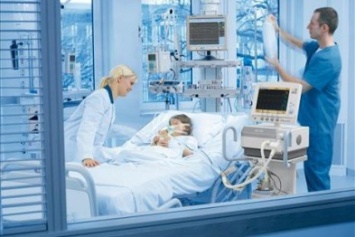 В больницах Украины разрешили круглосуточное посещение пациентов в реанимации