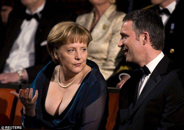 Меркель своим умением пить алкоголь покорила генсека НАТО