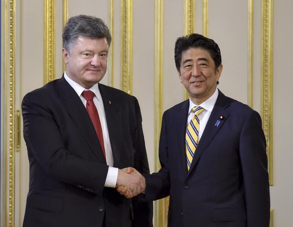 Порошенко: Япония намерена упростить визовый режим для украинцев