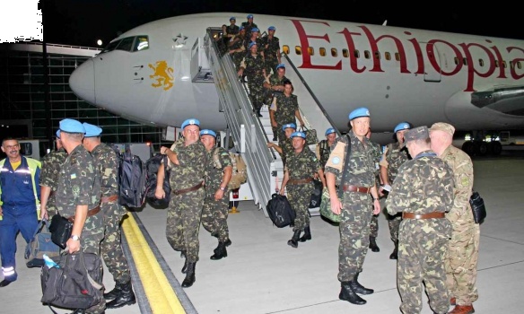 В Украину в ходе ротации вернулись 175 военных 56-го вертолетного отряда миссии ООН в Либерии