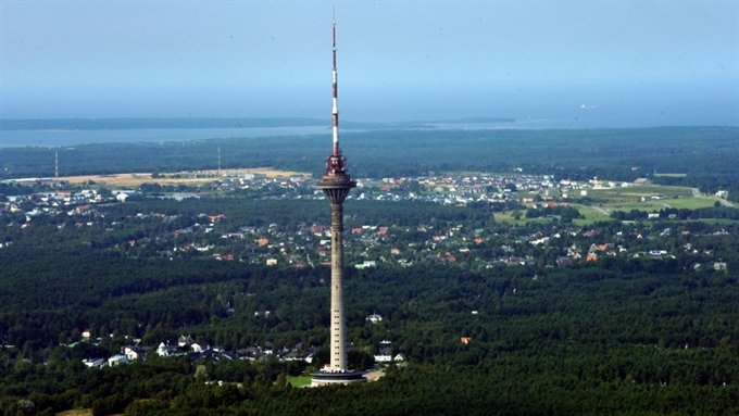 В Эстонии две туристки рухнули с телебашни