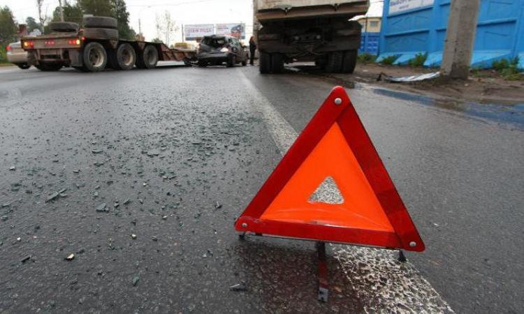 В Кемерово пьяный автомобилист спровоцировал ДТП и скрылся