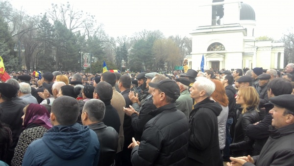 В Кишиневе 10 тысяч человек вышли на антиправительственный митинг