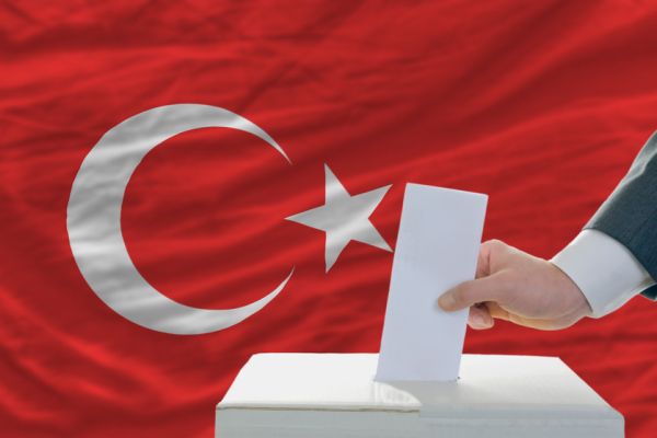 Партия Эрдогана потеряла большинство в парламенте Турции