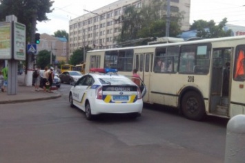 В Кировограде произошла авария с участием троллейбуса. ФОТО