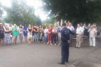 Криворожские спасатели провели учения на стратегическом предприятии (фото)