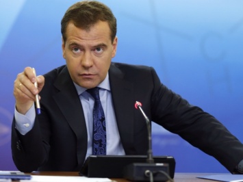 Медведев распорядился начать поэтапную отмену санкции против Турции