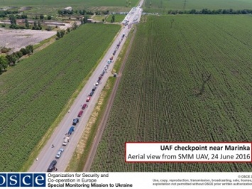 В ОБСЕ показали фото очередей на КПВВ по линии разграничения на Донбассе