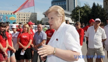 Харьковский суд уже вторые сутки избирает меру пресечения Александровской