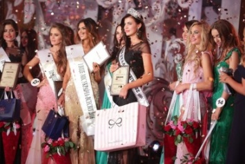 "Мисс Украина Вселенная 2016" стала крымчанка (ФОТО)
