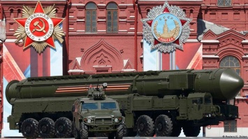 Опрос: Россияне считают военную мощь главным критерием великой державы