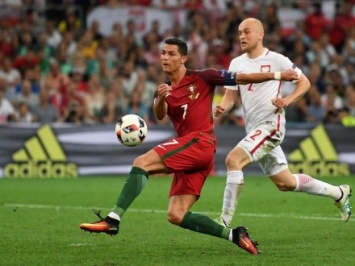 Сборная Португалии стала первым полуфиналистом Евро-2016