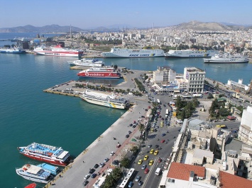 Греция продала порт Пирей китайцам