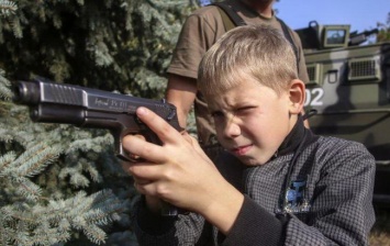 ДНР/ЛНР вербуют детей и используют их в качестве "живого щита", - Госдеп США