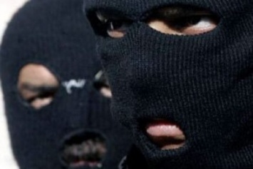 В Харькове арестовали "киношных" грабителей: воры пытались убежать от полиции масках и перчатках