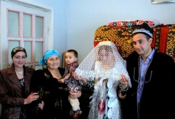 В Таджикистане запретили браки между братьями и сестрами