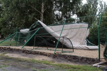 Ураган сорвал палаточный городок для переселенцев на Луганщине