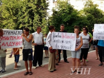 Херсонцы устроили митинг под прокуратурой области к приезду Ю.Луценко