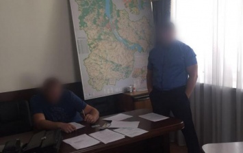 ГПУ задержала сотрудников ГСЧС во время получения взятки
