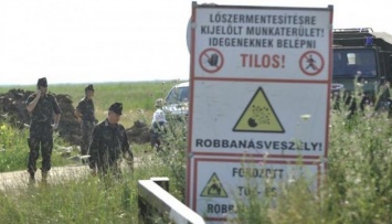 В Венгрии от взрыва бомбы погибли четыре сапера