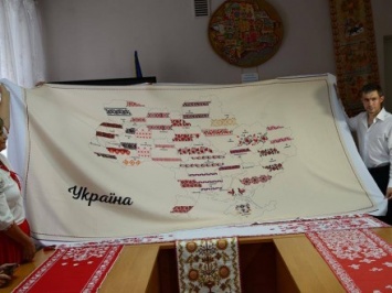 Карту-оберег Украины продолжат вышивать в Запорожье