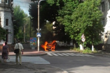 В центре Днепра сгорело авто